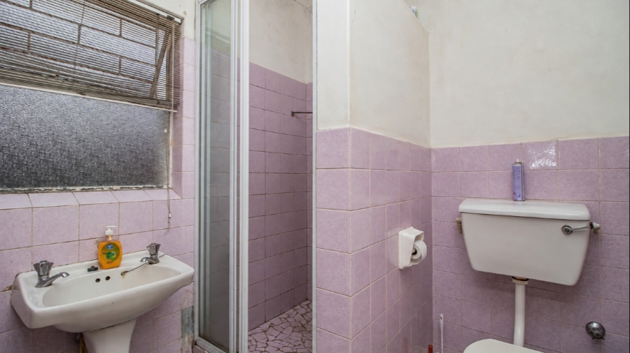 4 Bedroom Property for Sale in Oakglen Western Cape